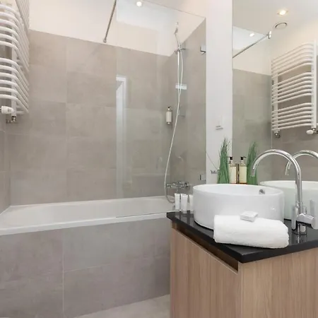 아파트 Wola Pet-friendly With Ac Slawinska By Renters