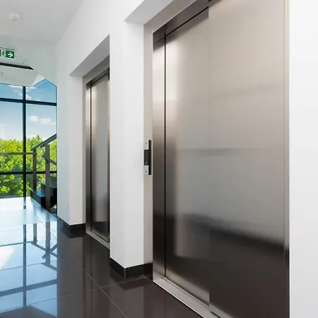 아파트 Wola Pet-friendly With Ac Slawinska By Renters 바르샤바