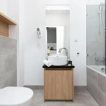 Apartamento Wola Pet-friendly With Ac Slawinska By Renters *