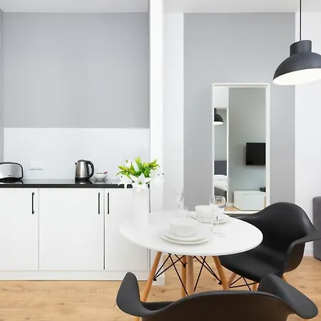 Daire Wola Pet-friendly With Ac Slawinska By Renters Varşova