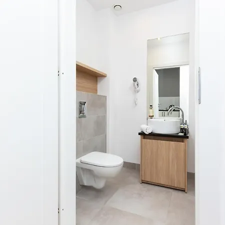 Wola Pet-friendly With Ac Slawinska By Renters