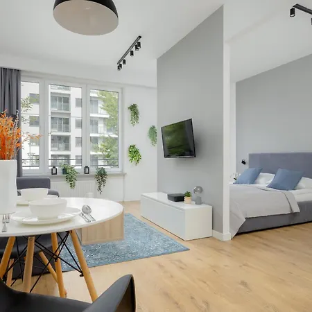 아파트 Wola Pet-friendly With Ac Slawinska By Renters 바르샤바