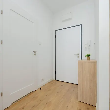 Wola Pet-friendly With Ac Slawinska By Renters Apartment