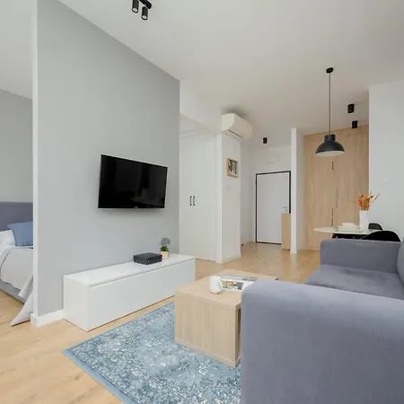 Wola Pet-friendly With Ac Slawinska By Renters *