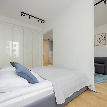 Wola Pet-friendly With Ac Slawinska By Renters Apartment Warsaw