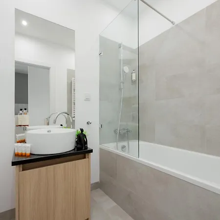 아파트 Wola Pet-friendly With Ac Slawinska By Renters