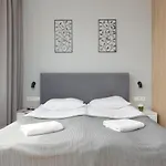 Apartamento Wola Pet-friendly With Ac Slawinska By Renters *