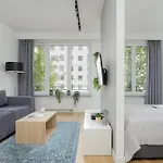 Apartamento Wola Pet-friendly With Ac Slawinska By Renters *