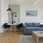 Apartamento Wola Pet-friendly With Ac Slawinska By Renters *