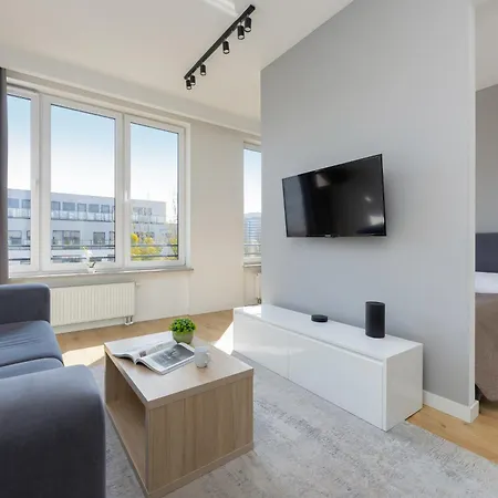 Wola Pet-friendly With Ac Slawinska By Renters Apartamento