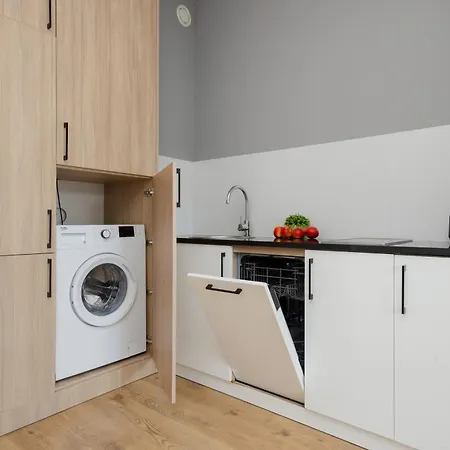 Wola Pet-friendly With Ac Slawinska By Renters Διαμέρισμα
